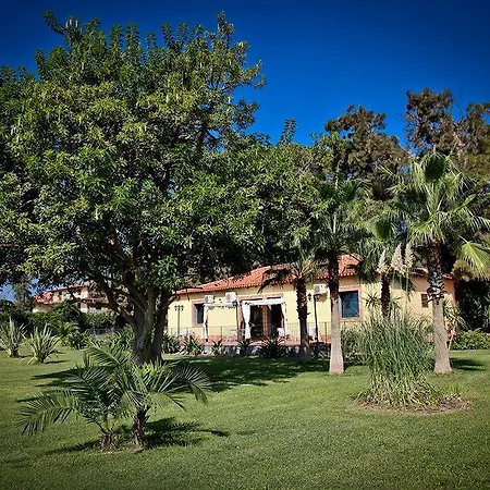 Otel Castello D'urso Somma Katanya